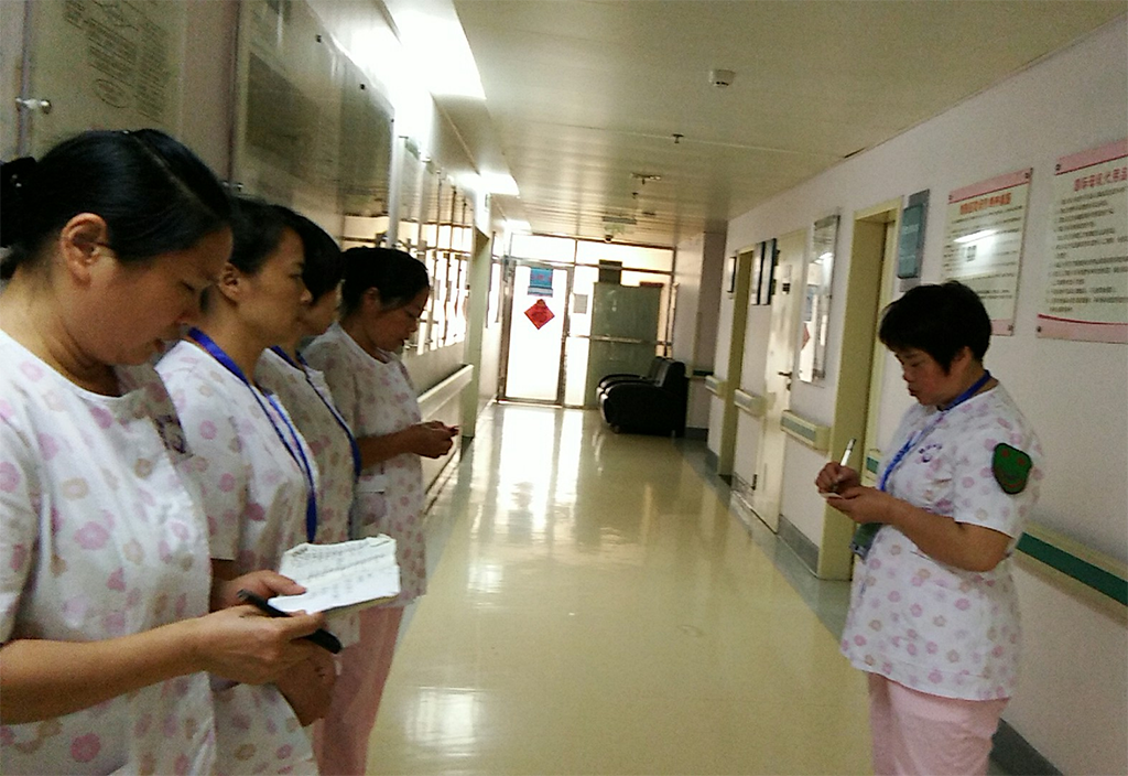 产科陪护动态—晨晚班交班进行时