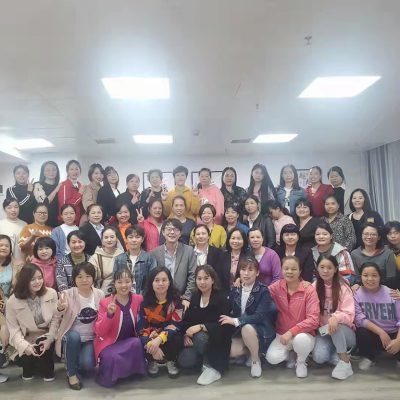 现代月嫂的必修课：从科学护理到温暖守护